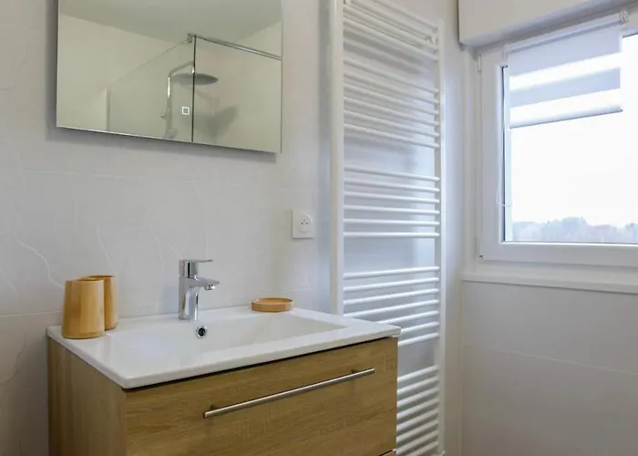 Les Lilas Blancs Holiday home *