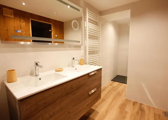 Les Lilas Blancs Champdray